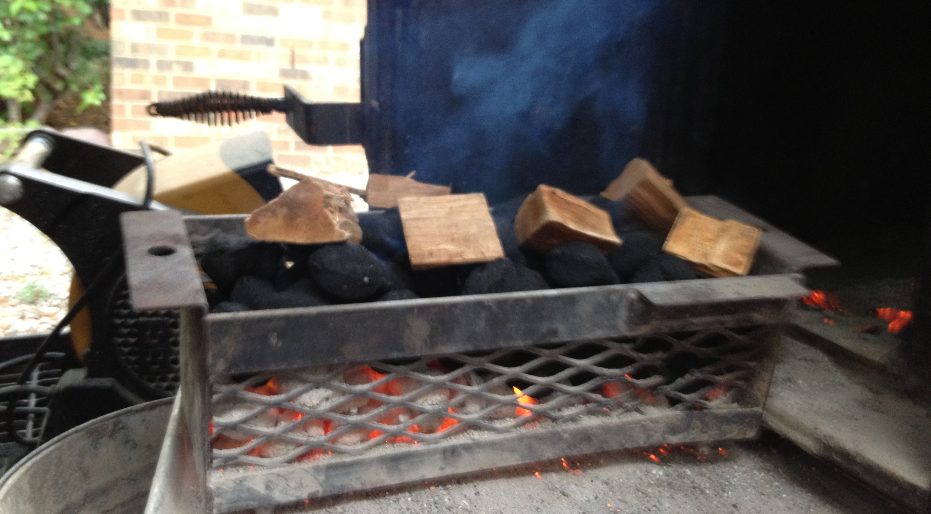 Large BBQ smoker wood chunks 10kg kiln dried oak 