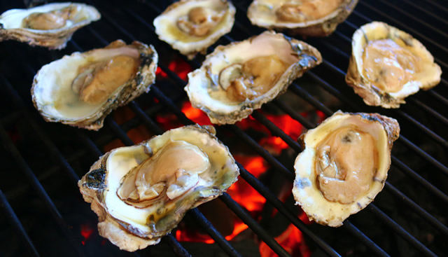Plys dukke gen falme Chargrilled Oysters Recipe - Grilled Oysters