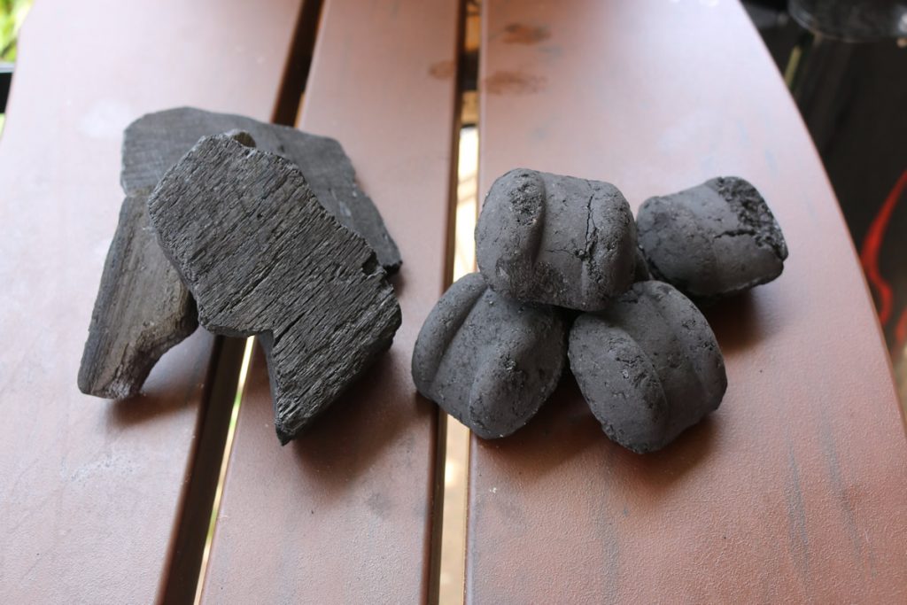 Charcoal: Briquette Vs Lump - Choosing The Right Charcoal For Grilling ...